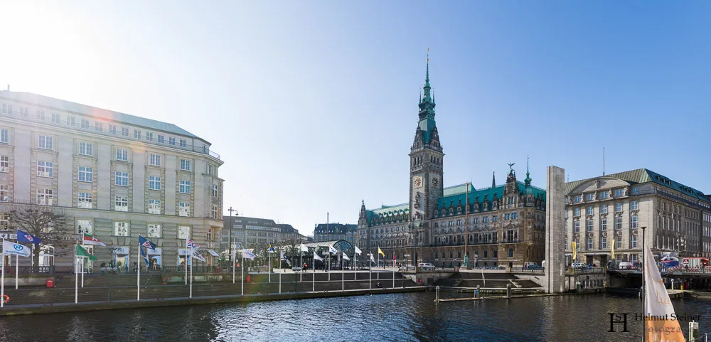 Main square and city hall of Hamburg