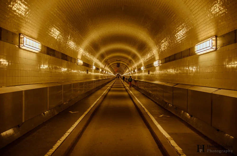 The tunnel below the Elbe